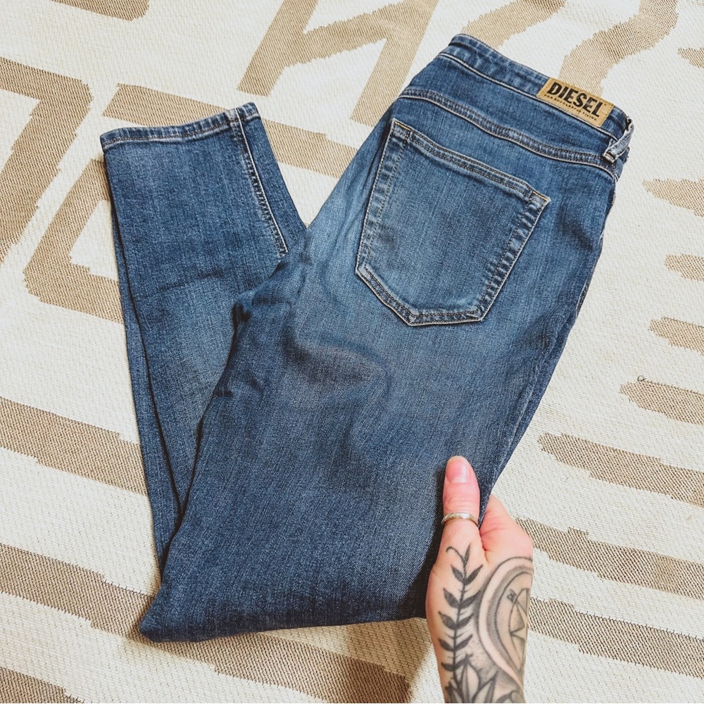 DIESEL women’s Babhila high rise blue jean 28 x 32
